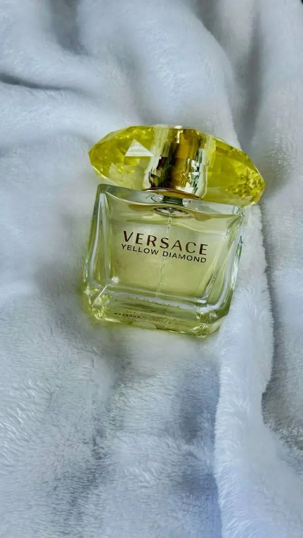 Versace Yellow Diamond Perfume for Women 90ml (Premium) – image 3
