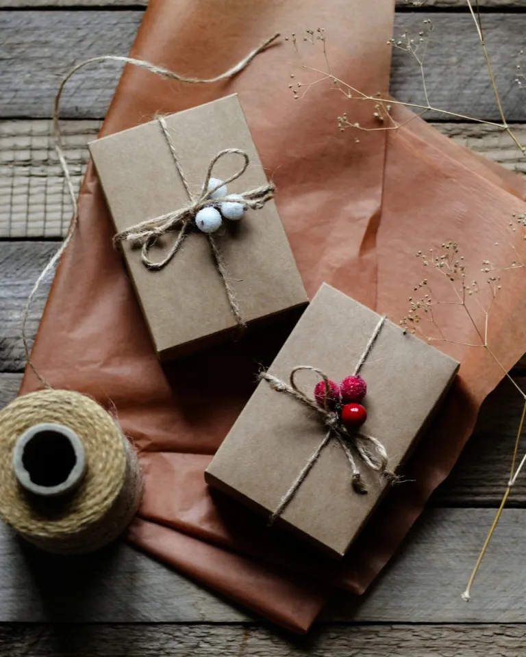 How to Choose a Perfume as a Gift (Without Guessing)